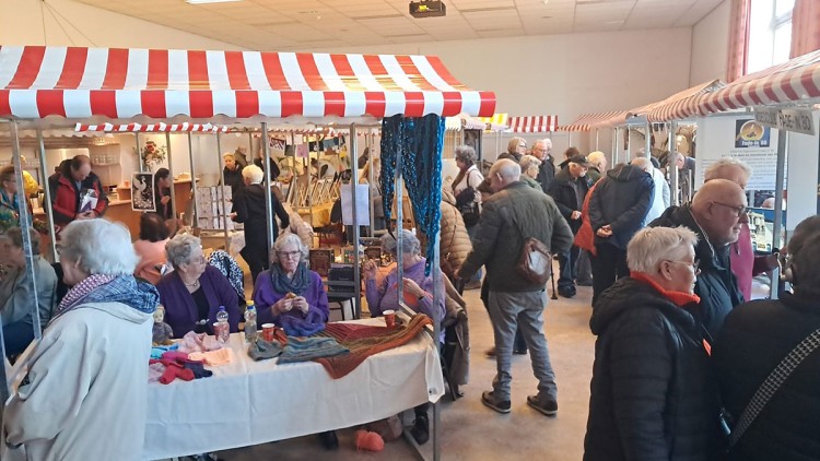 Creativiteit en gezelligheid op derde editie Papendrechtse Hobbymarkt