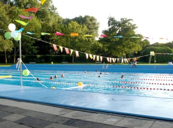 Avondzwemvierdaagse in het Wantijbad