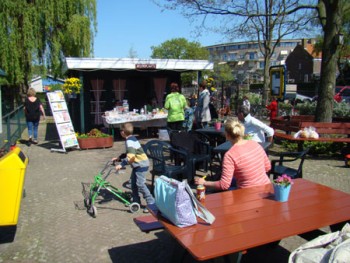 Knutselen bij de kinderboerderij